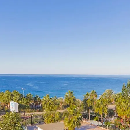 Nordic Art - Premium By The Sea Апартаменти *